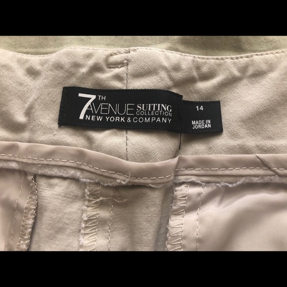 EUC NY&Company Khaki Shorts (14) 🩳 - Picture 3 of 4